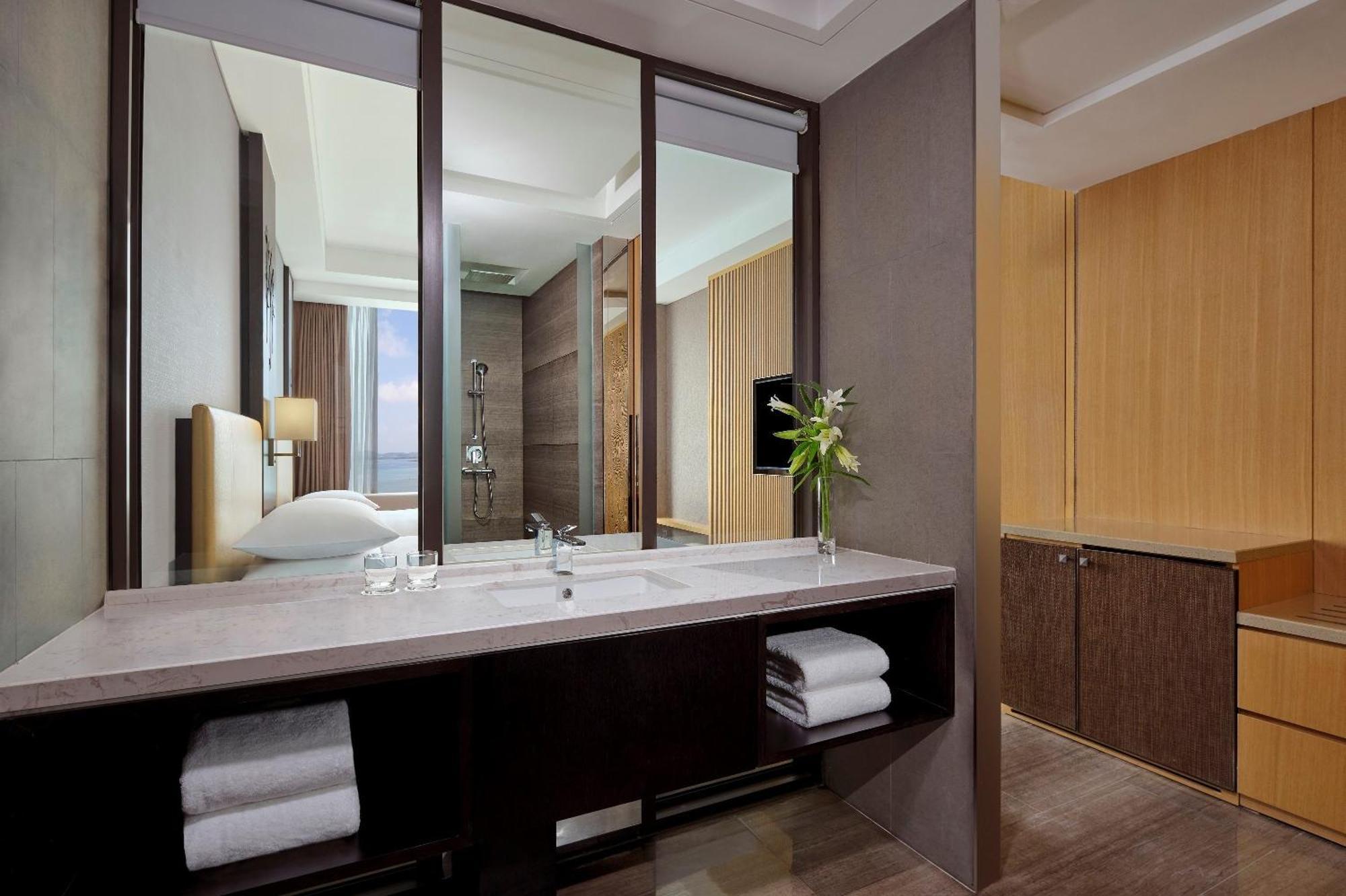 Batam Marriott Hotel Harbour Bay Nagoya Exterior foto